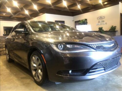 2016 Chrysler 200 at Auto Masters