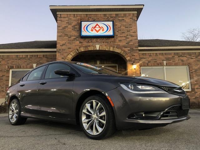 2015 Chrysler 200 at Auto Masters