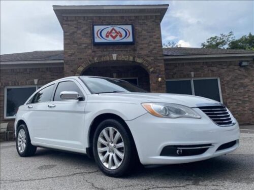 2014 Chrysler 200 at Auto Masters