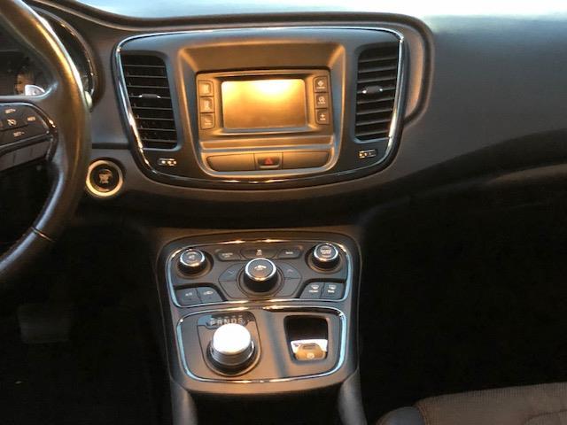 2015 Chrysler 200 - Image 12