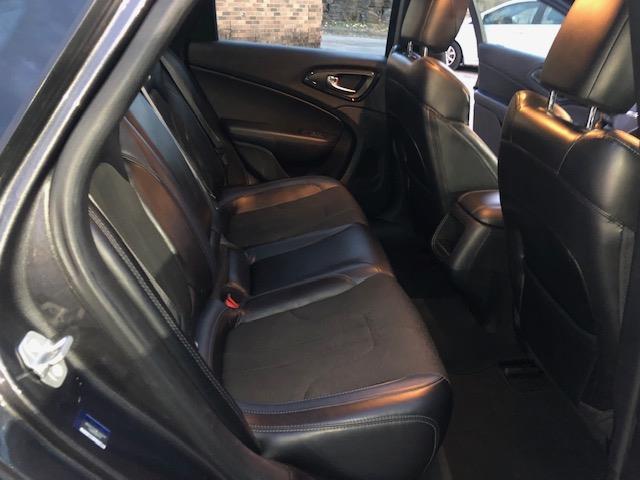 2015 Chrysler 200 - Image 14