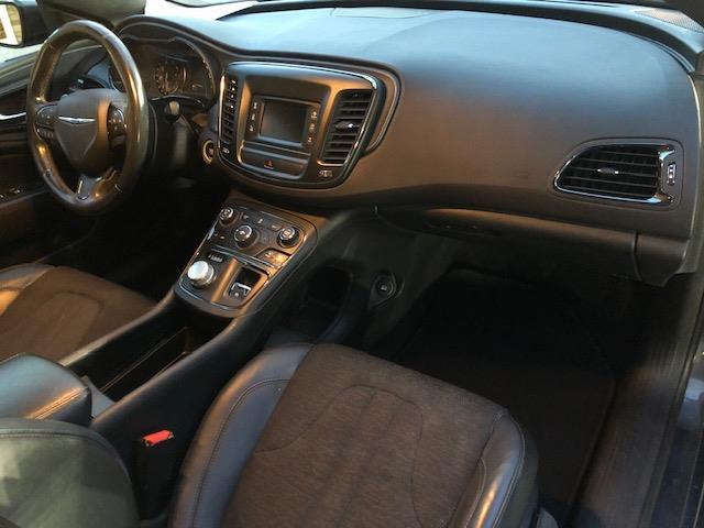 2015 Chrysler 200 - Image 16