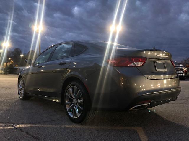 2015 Chrysler 200 - Image 19