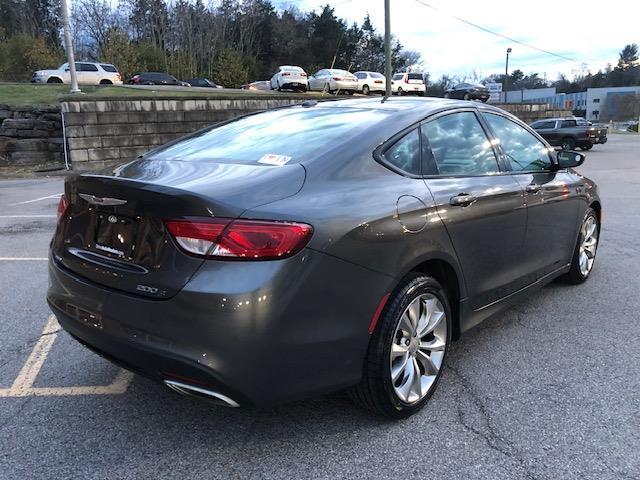 2015 Chrysler 200 - Image 3