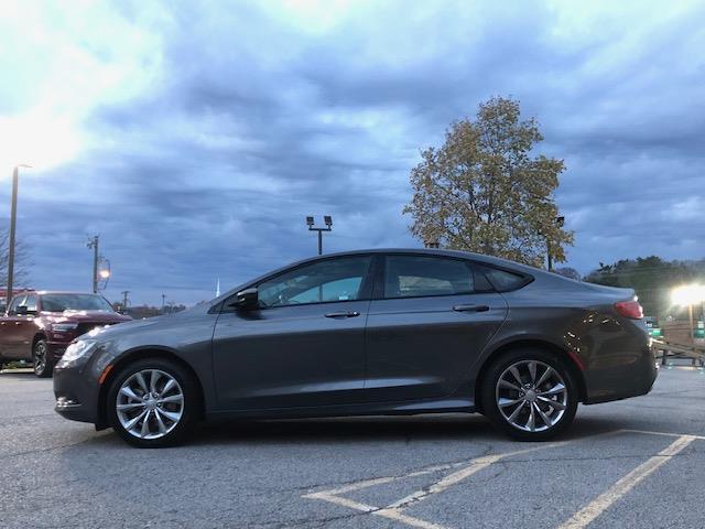 2015 Chrysler 200 - Image 6