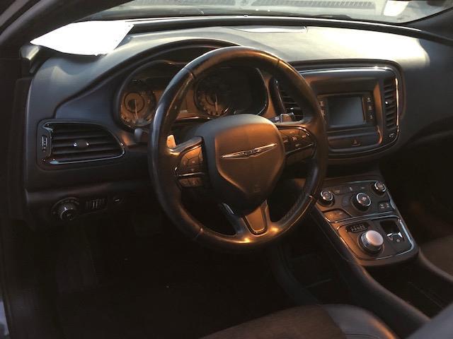 2015 Chrysler 200 - Image 10