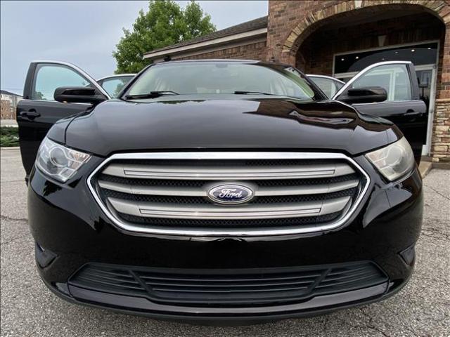 2014 Ford Taurus - Image 16
