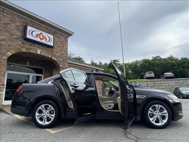 2014 Ford Taurus - Image 18