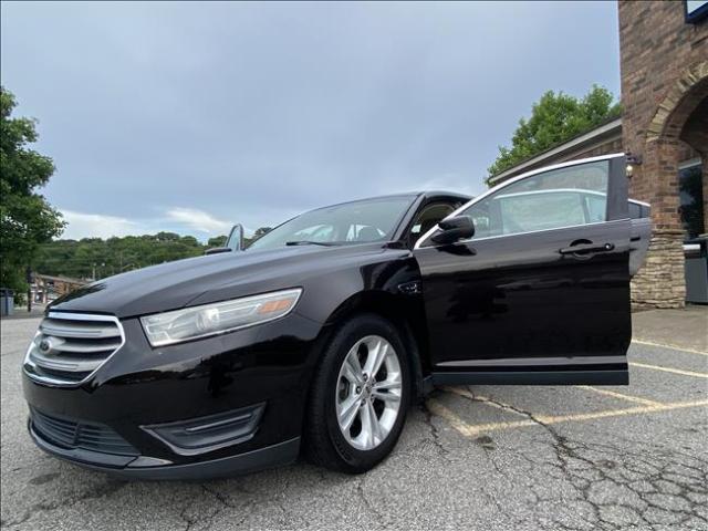 2014 Ford Taurus - Image 22