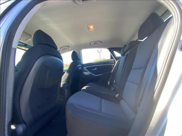 2013 Hyundai Elantra - Image 14