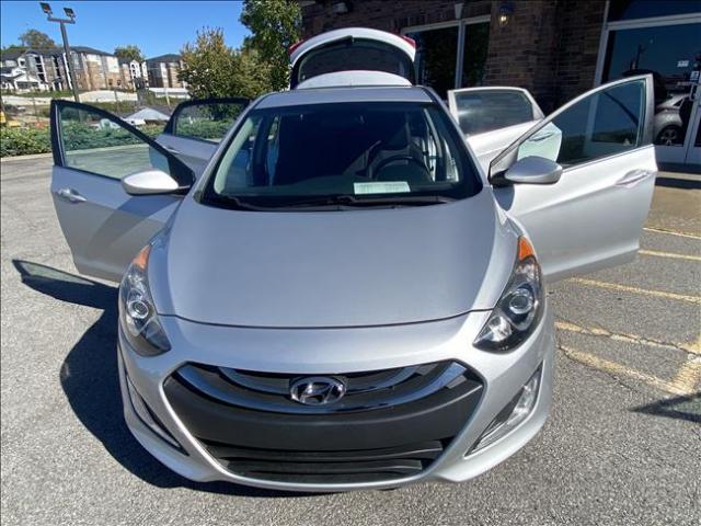 2013 Hyundai Elantra - Image 18