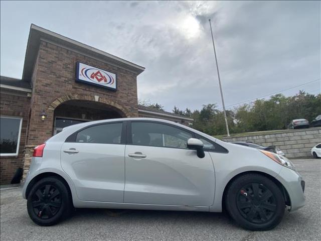 2013 Kia Rio - Image 2