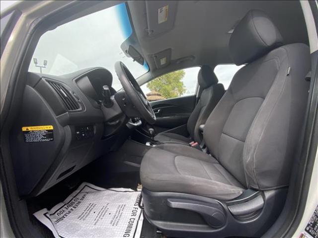 2013 Kia Rio - Image 9