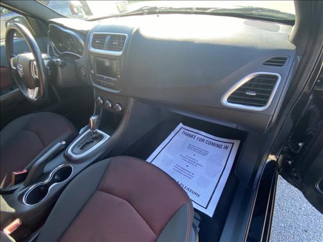 2011 Dodge Avenger - Image 13