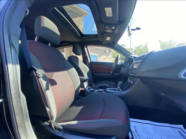 2011 Dodge Avenger - Image 16