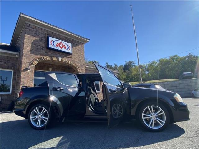 2011 Dodge Avenger - Image 19