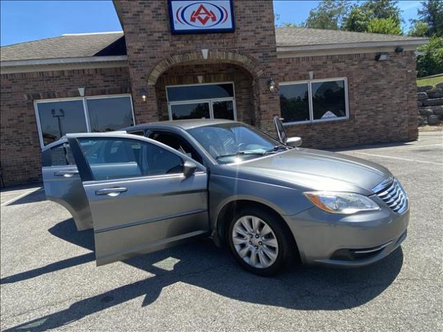 2012 Chrysler 200 - Image 17