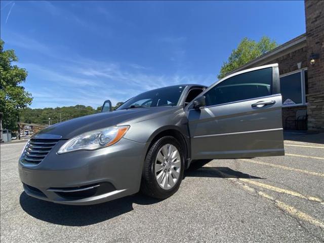 2012 Chrysler 200 - Image 22