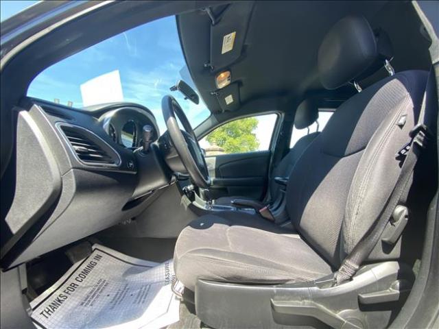 2012 Chrysler 200 - Image 9