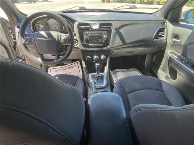 2012 Chrysler 200 - Image 10