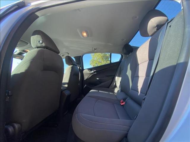 2019 Chevrolet Cruze - Image 15