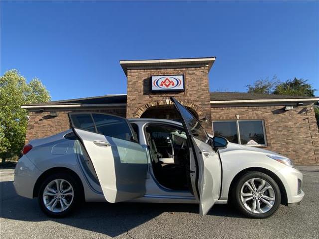 2019 Chevrolet Cruze - Image 20