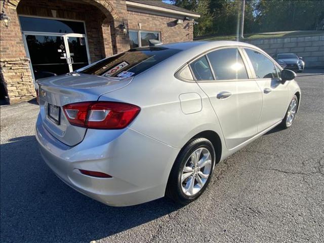 2019 Chevrolet Cruze - Image 3