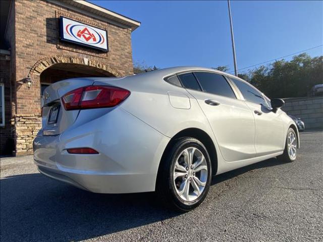 2019 Chevrolet Cruze - Image 21