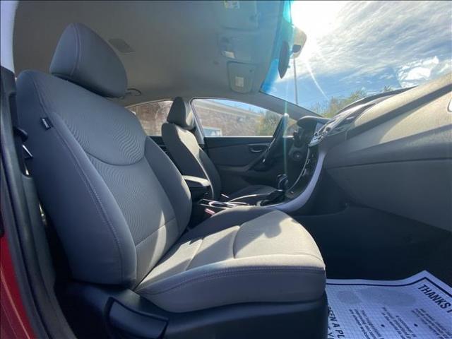 2015 Hyundai Elantra - Image 17