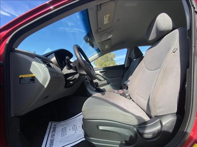 2015 Hyundai Elantra - Image 9