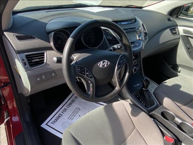 2015 Hyundai Elantra - Image 10