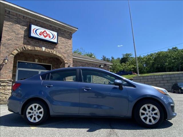 2016 Kia Rio - Image 2