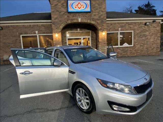2012 Kia Optima - Image 18