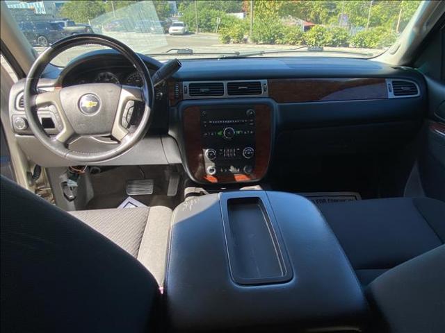 2012 Chevrolet Suburban 1500 - Image 11