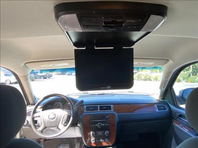 2012 Chevrolet Suburban 1500 - Image 12