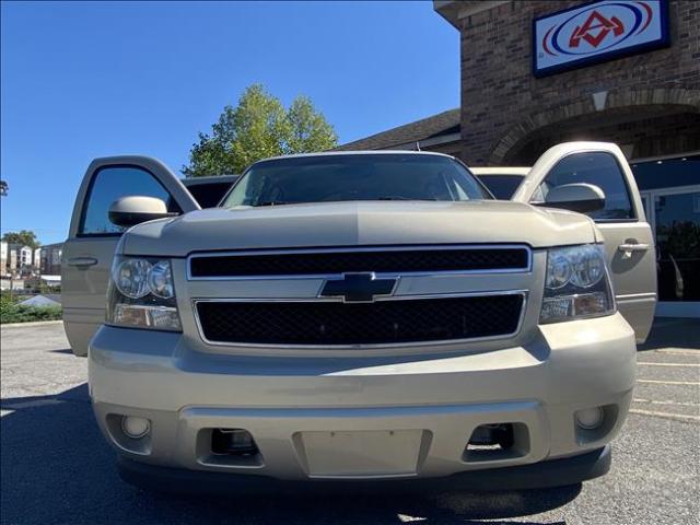 2012 Chevrolet Suburban 1500 - Image 20