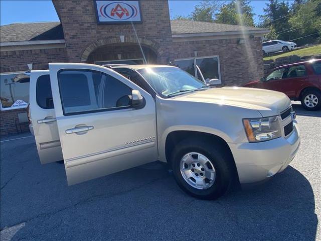 2012 Chevrolet Suburban 1500 - Image 21