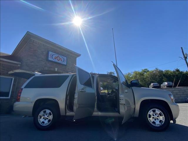 2012 Chevrolet Suburban 1500 - Image 22