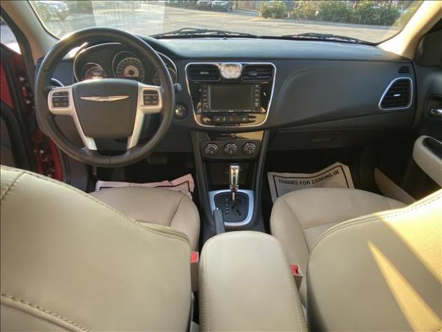 2011 Chrysler 200 - Image 11
