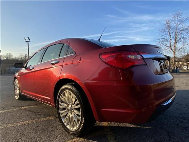 2011 Chrysler 200 - Image 22