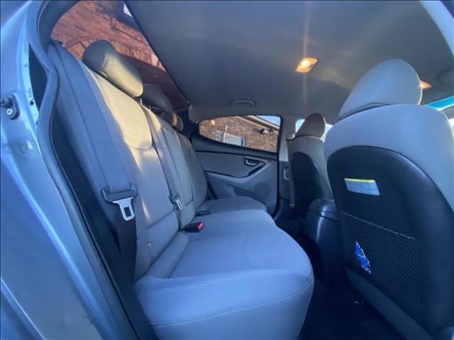 2016 Hyundai Elantra - Image 14