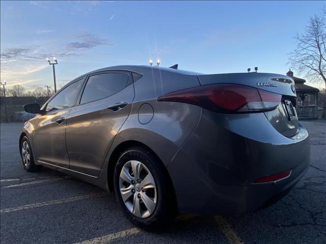 2016 Hyundai Elantra - Image 21