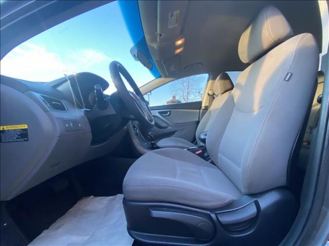 2016 Hyundai Elantra - Image 9