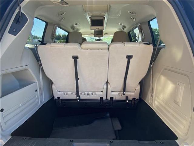 2012 Chrysler Town & Country - Image 18
