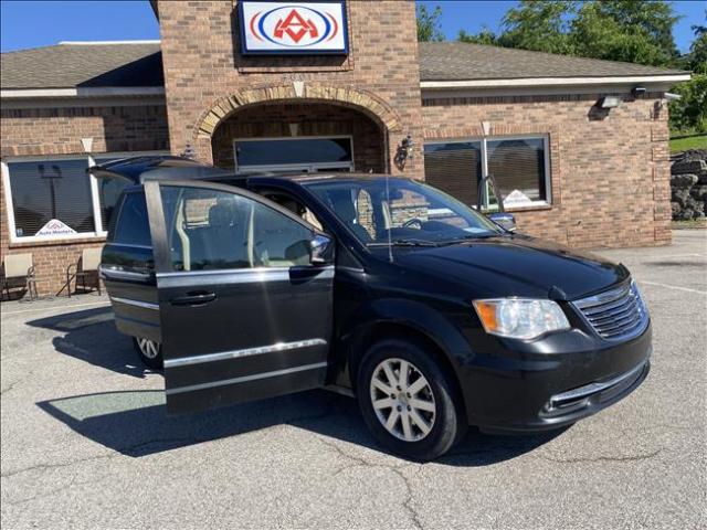 2012 Chrysler Town & Country - Image 20