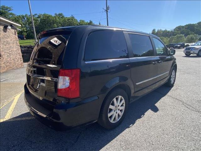 2012 Chrysler Town & Country - Image 3