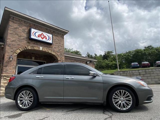 2012 Chrysler 200 - Image 2