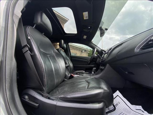 2012 Chrysler 200 - Image 15