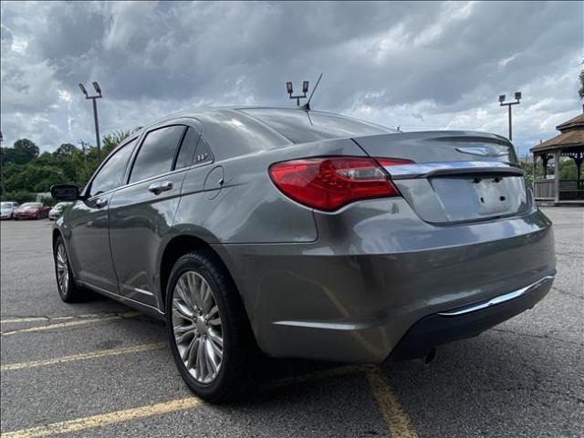 2012 Chrysler 200 - Image 23