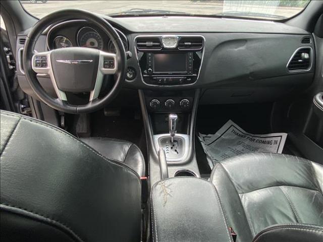 2012 Chrysler 200 - Image 10